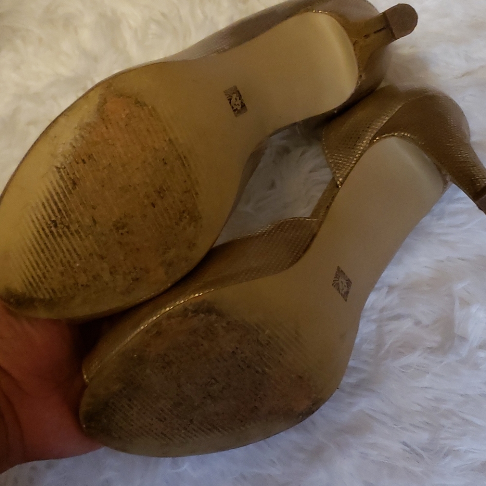 Shoes - Picture 4 of 4